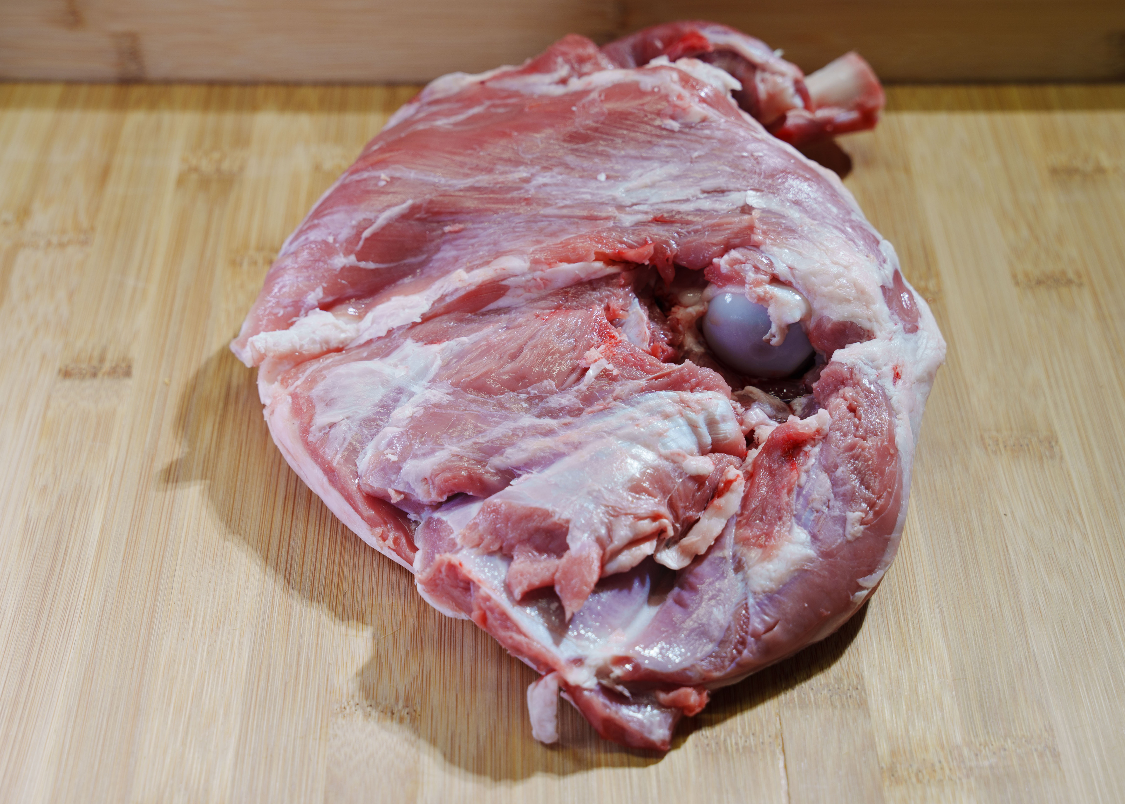 Epaule d'agneau  avec os